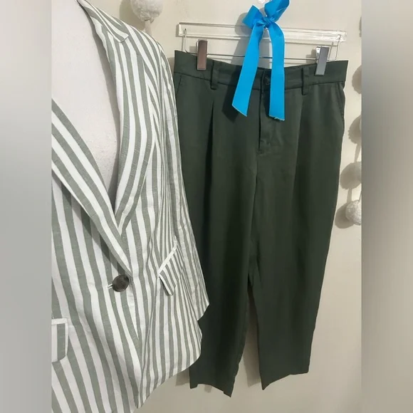 Lot Loft Modern striped Blazer AND Emory Pants - Picture 10 of 16